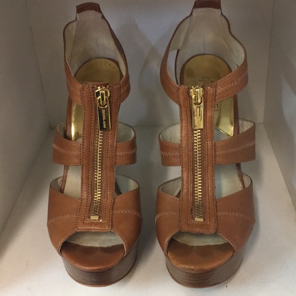 Heels - Picture 2 of 4